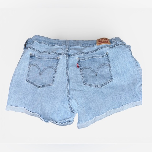 Levi Strauss Women’s Mid-Length Light Wash Denim Shorts Size 34 - Picture 2 of 3